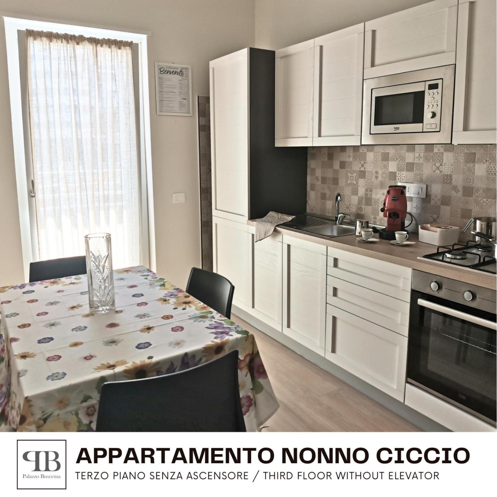 Palazzo Buscema - Appartamenti & Residence Crotone Eksteriør bilde
